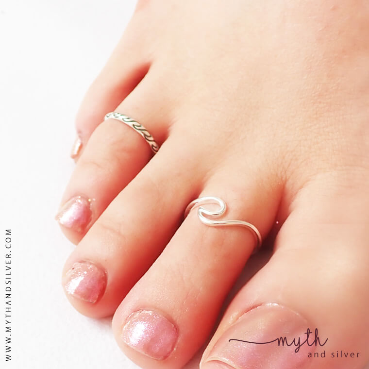 Adjustable wave toe ring in 925 Sterling Silver